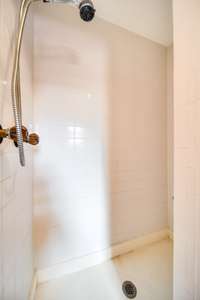 Great walk in shower.