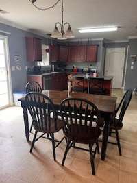 Dining area to Kitchen