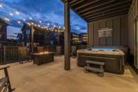 Interior of 5 bedroom rooftop cabin.  6 bedroom rooftop floor plan will vary.