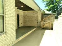 COVERED PATIO !!!