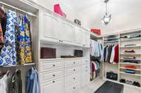 Amble storage and drawer/cabinet space