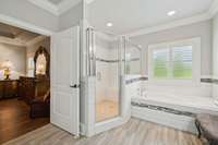 The door to the primary bathroom is handicap accessible! 4416 Attleboro Dr. Murfreesboro, TN 37128