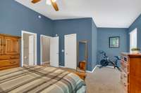 Convenient niche, perfect for a desk if working from home. Nice walk-in closet just ahead with the bath located on the left.