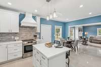Great range hood and backsplash