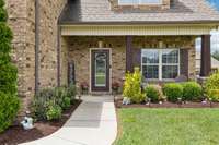 Adorable home with great curb appeal! 1107 Sycamore Leaf Way   Murfreesboro, TN 37129