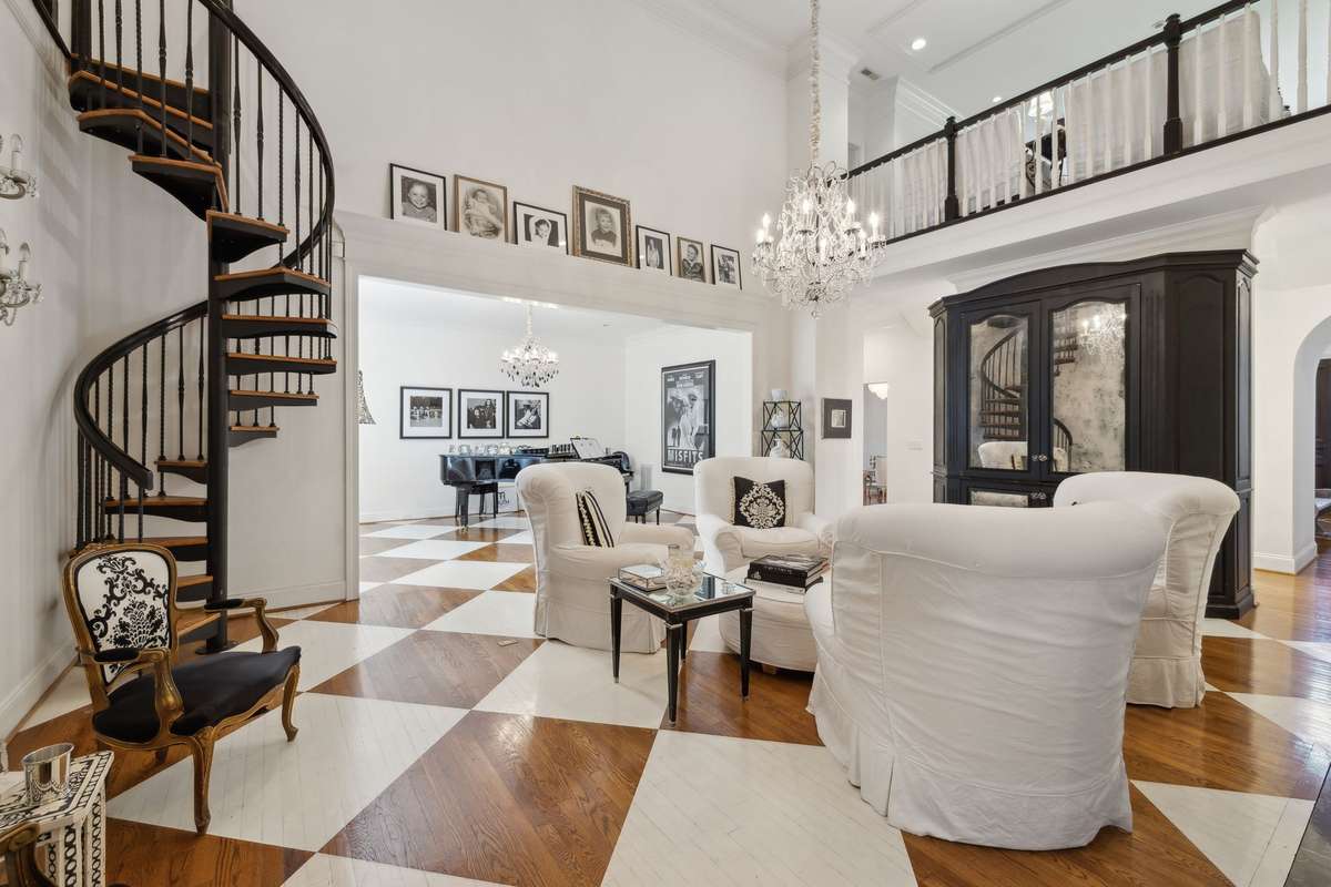 Gathering Parlor/Music Room