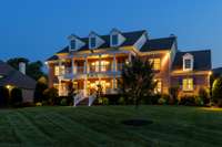 What a wonderful location! Easy access to schools, Cool Springs, I-65, Crockett & Smith Parks, plus all the Brentwood City Walking Trails!