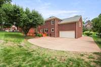Charming 3-bed, 2-bath home at 109 Doral Ln, Hendersonville TN! Prime location, spacious layout, and fenced yard—perfect for families. Don't miss this Hendersonville gem!