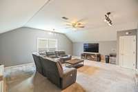 Charming 3-bed, 2-bath home at 109 Doral Ln, Hendersonville TN! Prime location, spacious layout, and fenced yard—perfect for families. Don't miss this Hendersonville gem!