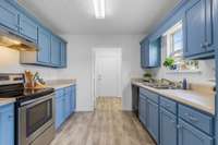 Create your favorite meals ... And make memories in this kitchen!