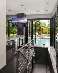 Swim-up bar and bartender's dugout