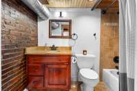 Bedroom 2's en-suite full bathroom
