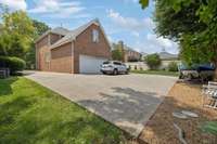 Alongside the attached garage, additional parking spaces offer convenience for guests or room to accommodate an RV or boat—adding flexibility that suits a variety of lifestyles. 2640 Chesterfield Ct. Murfreesboro, TN 37129