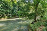 What a perfect setting to enjoy the sights and sounds of nature!