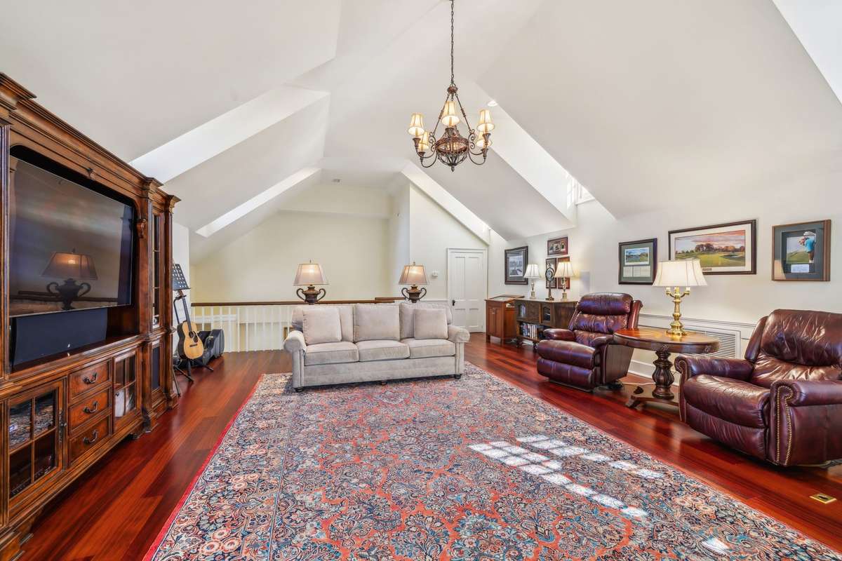 A view of the 2nd floor bonus room
