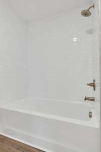 Modern tiled shower-tub combo
