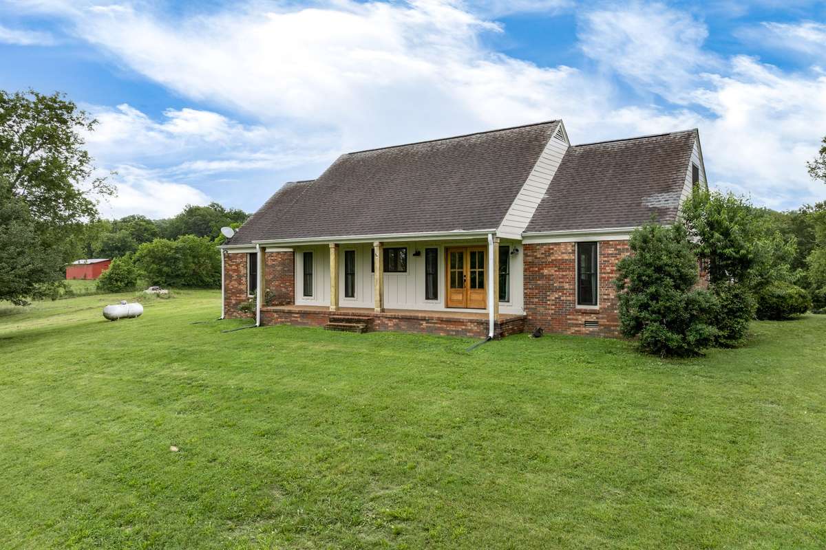 WELCOME HOME TO 8025 Dry Creek, Mt. Pleasant