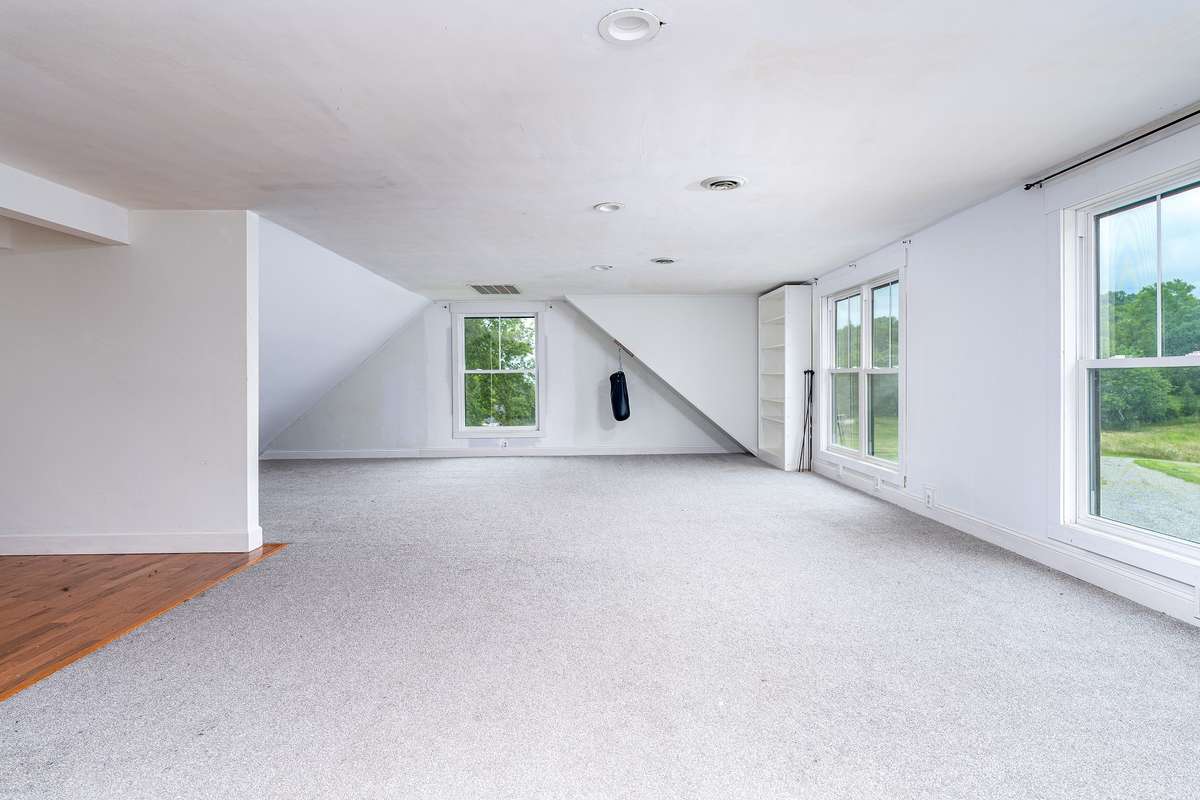 Upstairs Bonus Room, plenty of space to divide and make another Bedroom, if need
