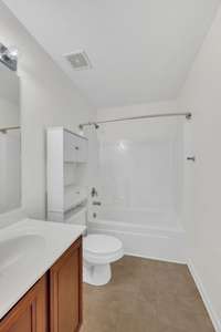 Main bedroom bathroom