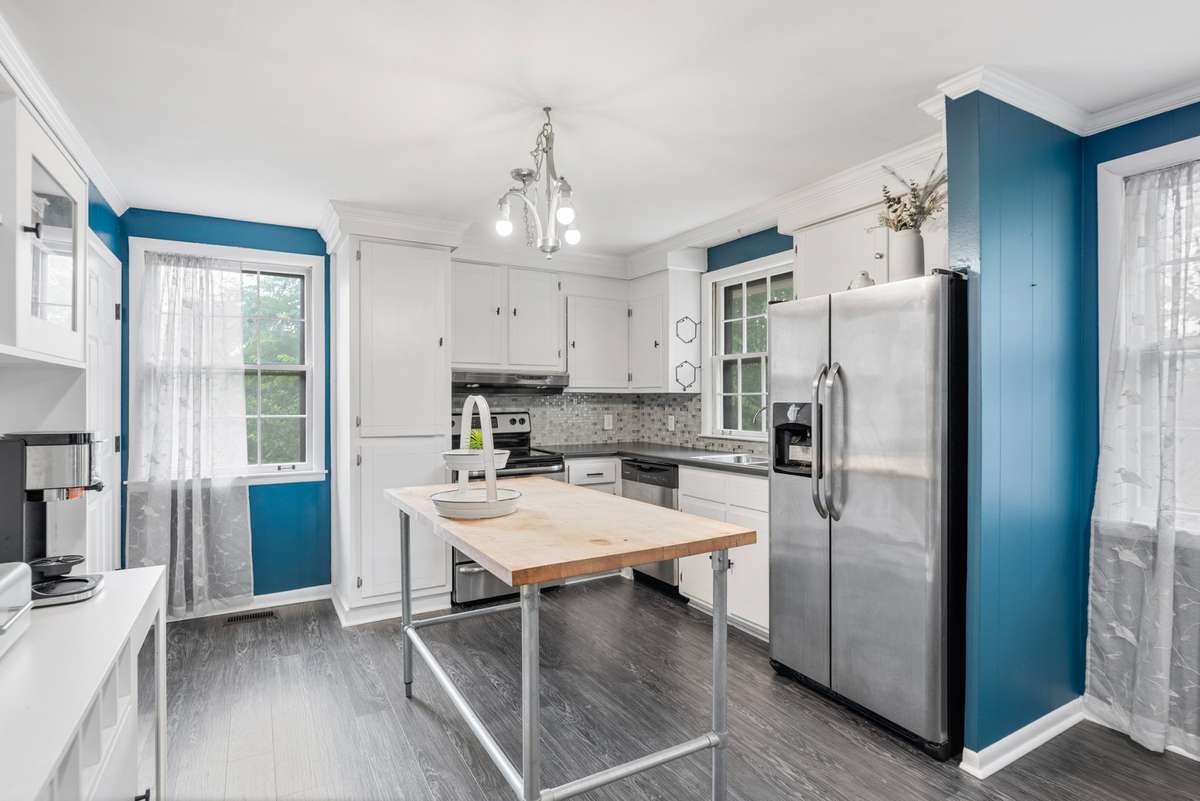 Gorgeous kitchen with SS appliances
