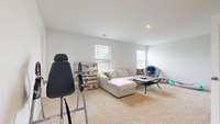 Bonus room 20x14 with a large closet