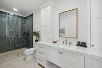 En suite bath in bedroom #5