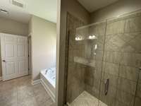 Ensuite in Master 5 piece