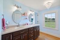 Full bath adjoining 4th bedroom