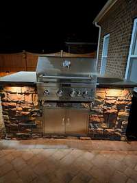 Even the gas grill is accented!