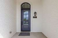 Disclaimer: The home in this image is not the one listed, it is the model home (Savannah).