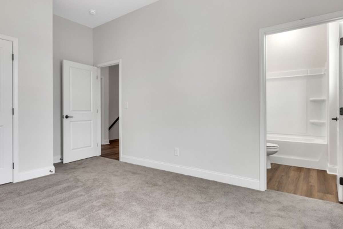 Another angle looking at the 2nd guest bedroom.