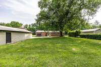 Lovely backyard with plenty of room to roam!