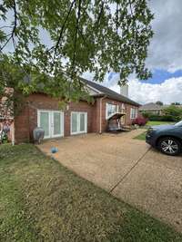 Potential inlaw quarters with it's own entrance.