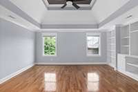 Guest bedroom upstairs with en-suite
