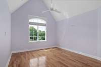 Guest bedroom upstairs with ensuite