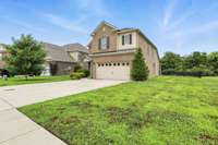 Plenty of elbow room to the side of this home!