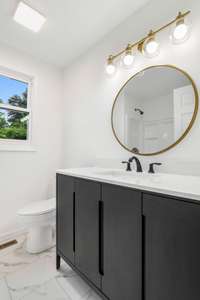 Primary on-suite bath
