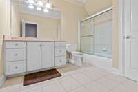 Top floor bedroom 2 -Bathroom