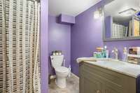 Full bath in basement living quarters