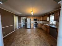 Eat-In Kitchen