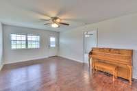 472 Meadows Rd, Portland.  1.16 Acres, 3BR, 2BA, Ranch Style,1-level home.  Fresh paint.  Fully fenced back yard.  Covered back deck.