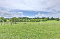 472 Meadows Rd, Portland.  1.16 Acres, 3BR, 2BA, Ranch Style,1-level home.  Fresh paint.  Fully fenced back yard.  Covered back deck.