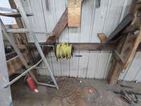 Air hose stays with property