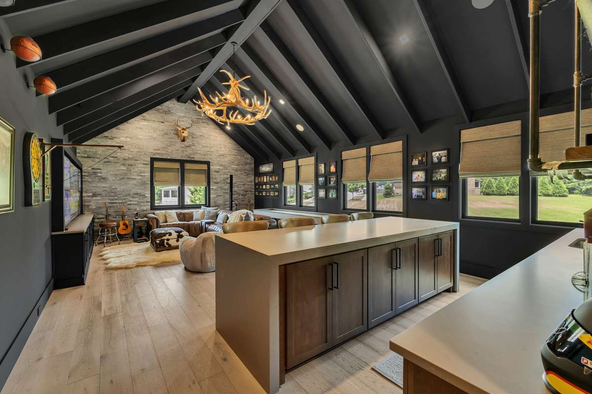 Bar and Bonus Room
