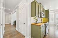 Tons of cabinetry provide ample storage throughout. 2819 Silver Springs Ct   Murfreesboro, TN 37128