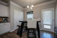 Eat-in Kitchen
