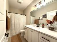 Full bathroom #2
