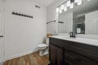 Guest House full bathroom