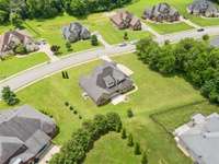 Move-in ready! 2028 Martins Bend Dr.  La Vergne, TN 37086