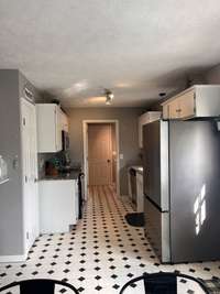 Eat-In-Kitchen